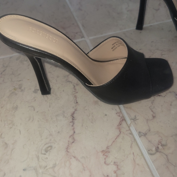 Slip on Heels - Picture 2 of 5